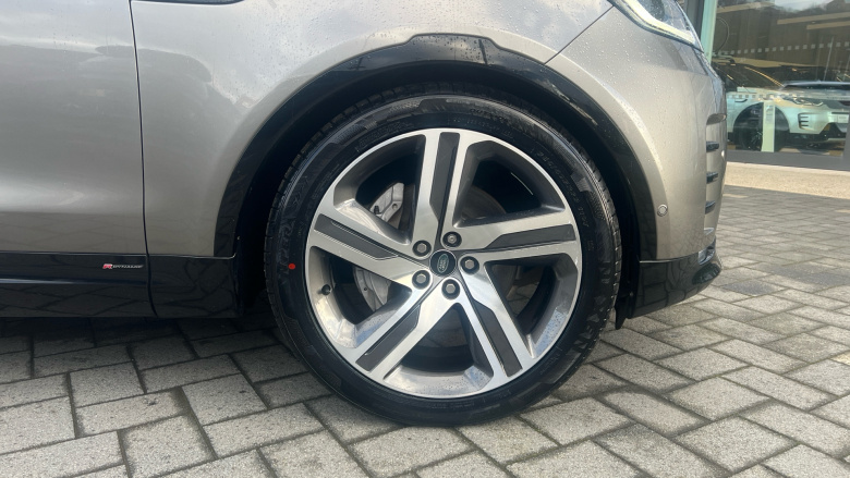 Land Rover Discovery 3.0 D300 R-Dynamic HSE 5dr Auto Diesel Station Wagon